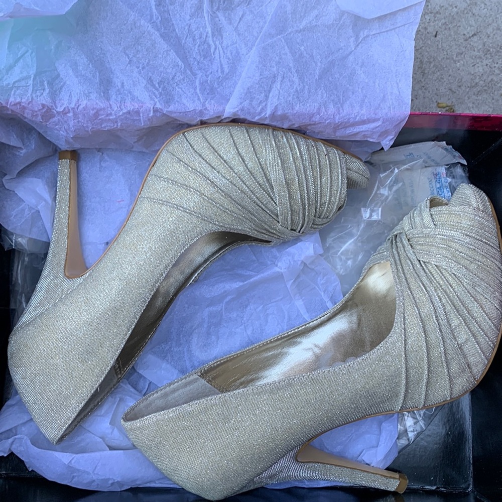 Platinum gold heels